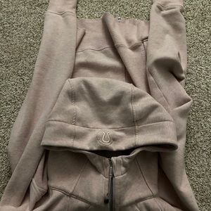 light pink lululemon scuba full size size 4